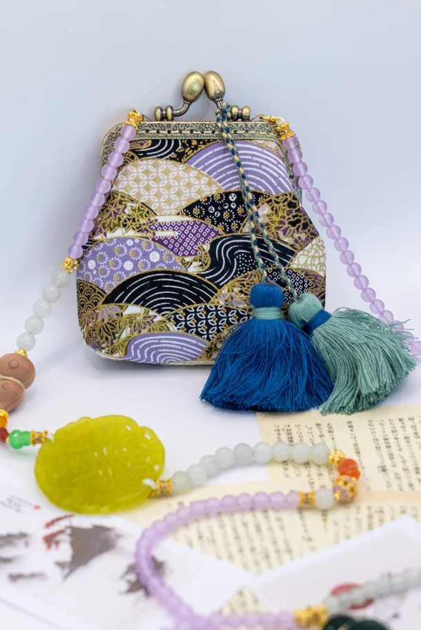 ZI YAO – Traditionelle chinesische Damentasche mit Jade-Anhänger