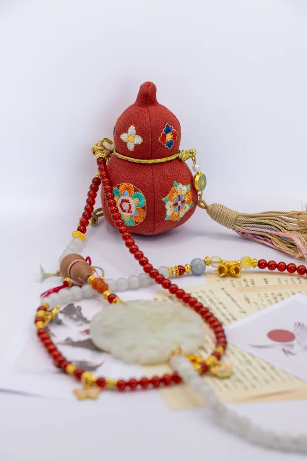 LING FEI – Traditionelle chinesische Jade-Halskette