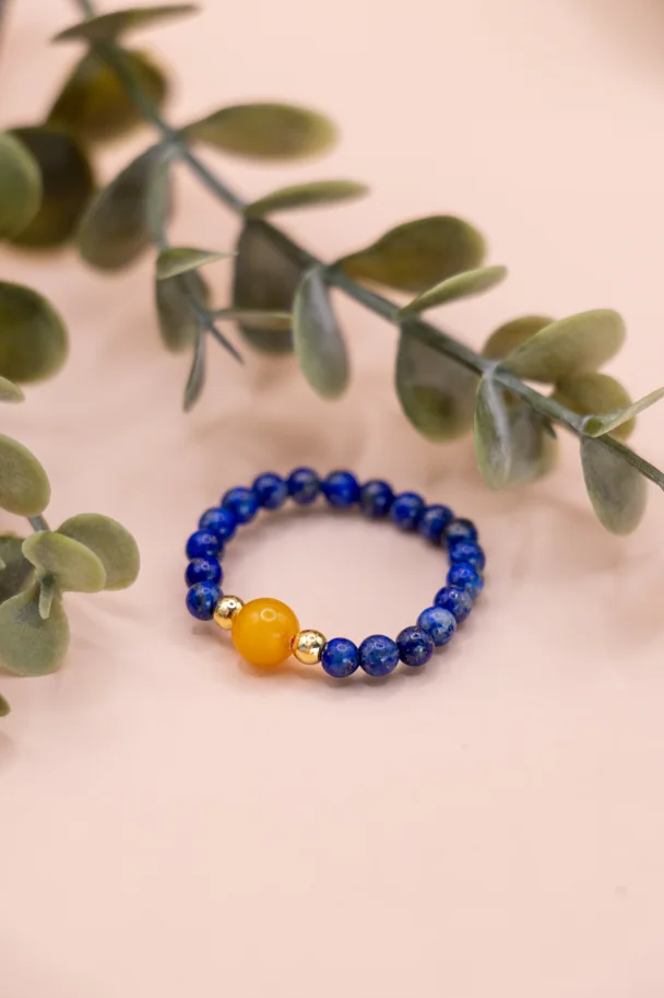 Lan Zi – Ring aus Lapislazuli & Bienenwachs-Bernstein