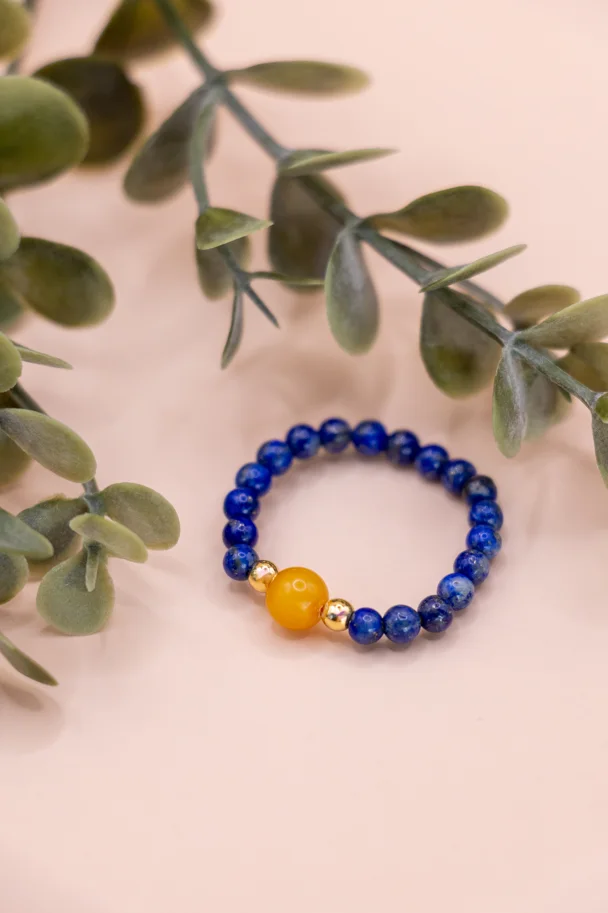 Lan Zi – Ring aus Lapislazuli & Bienenwachs-Bernstein