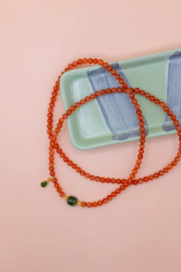 Chen Yu – Armband aus Südlicher Roter Achat & Grünem Jaspis