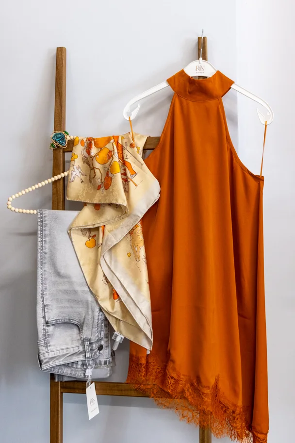 Top CARMINA AMBER ELEGANCE