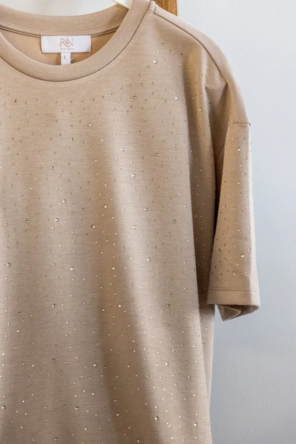 ISABELLA – Beiges T-Shirt mit funkelnden Ziersteinchen