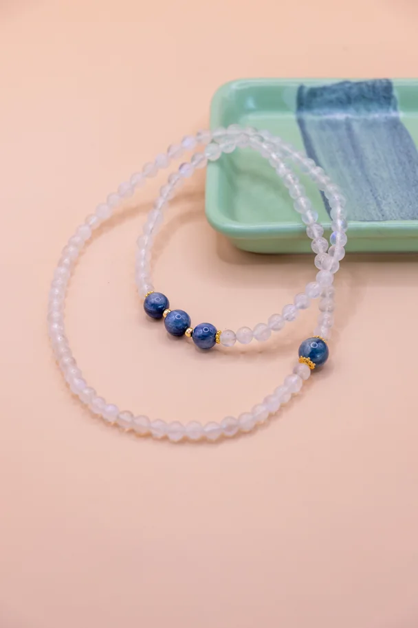 Armband mit blauen Mondstein und Kyanit