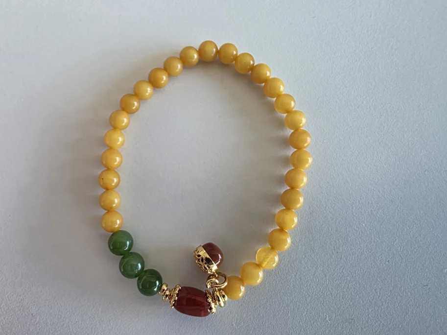 JIA NING – Armband aus Bienenwachs-Bernstein, Roter Achat & Grünem Jaspis